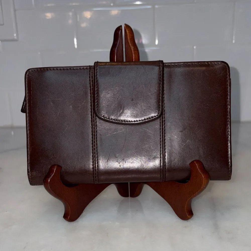 Mundi Wallet Smooth Italian Leather Bifold Compact Snap Flap
